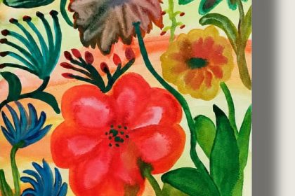 Farbenfrohes, abstraktes Aquarellbild mit einer großen roten Fantasieblume im Zentrum sowie blauen, gelben und grünen Pflanzenelementen.