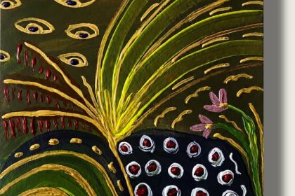 Abstraktes Acrylgemälde im surrealen Stil mit goldenen Augen am Himmel, einer fächerartigen Palme in der Mitte und gemustertem Boden in Grün und Schwarz